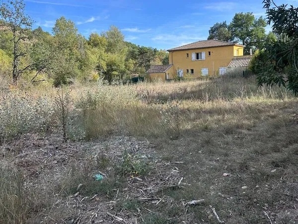 Terrain 450 m²
