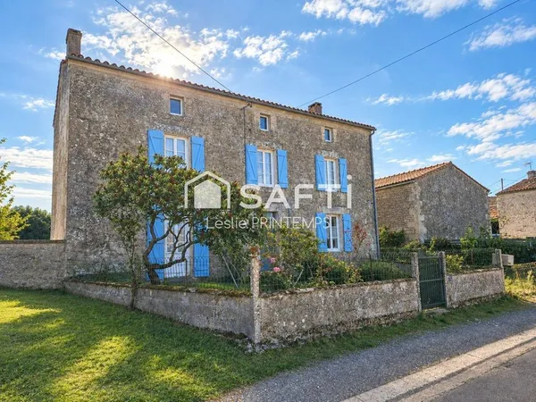 Maison ancienne en pierre avec beaux volumes et fort potentiel