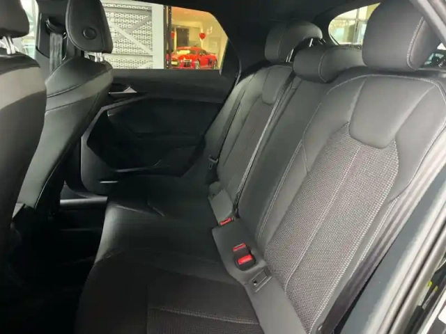 Audi A1 sportback 35 tfsi 150 ch s tronic 7 — photo 23