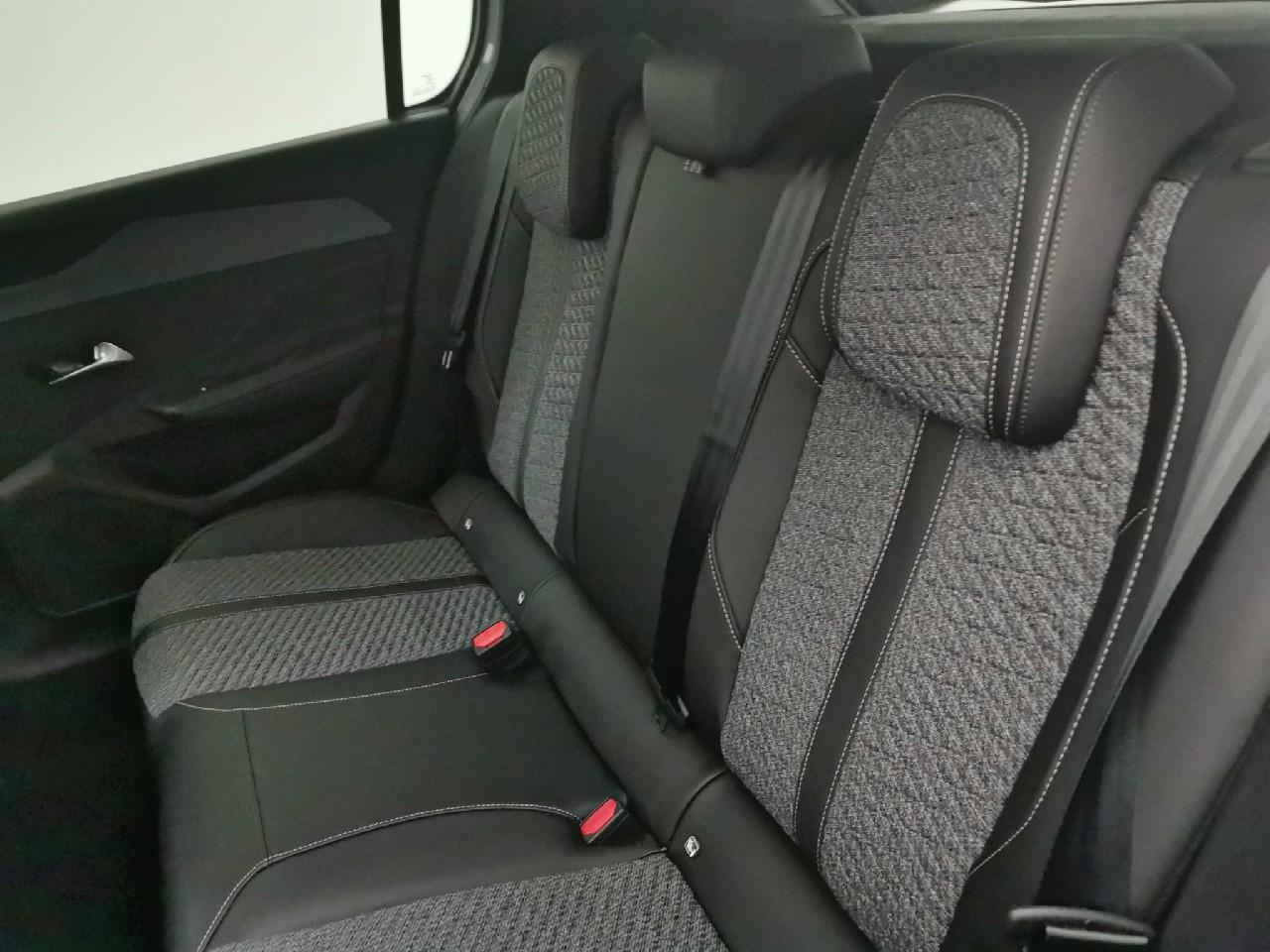 Peugeot 308 hybrid 145 e-dcs6 allure — photo 13