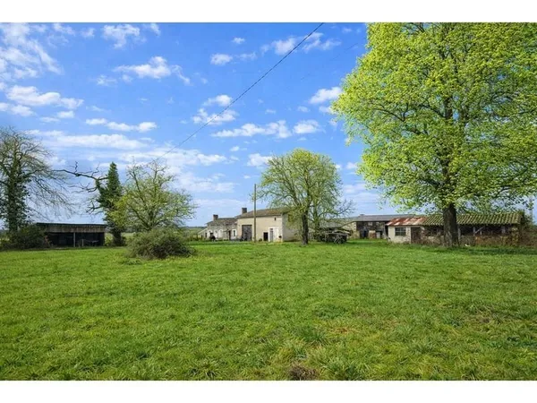 Maison Vente Montpon-Ménestérol 2p 67m² 86480€