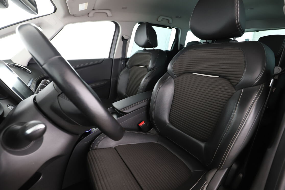 Renault Grand Scenic 1.7 dCi Blue Bose Edition — photo 9