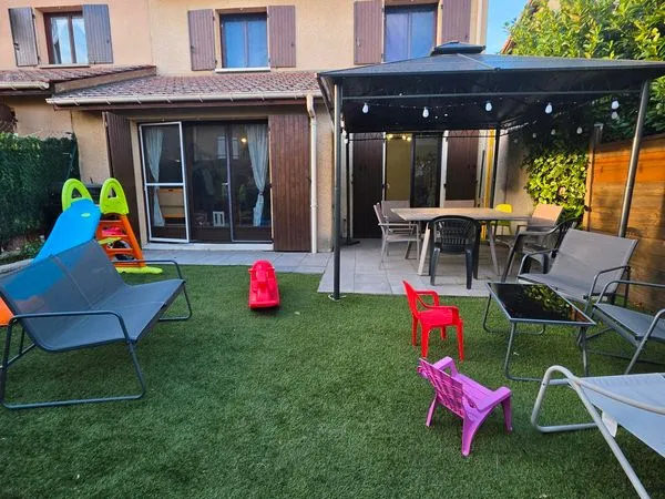 Belle maison 90m² hab / Garage attenant 18m² / Terrain 148m²
