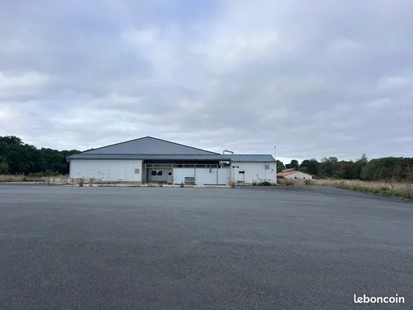 Petit site industriel à vendre