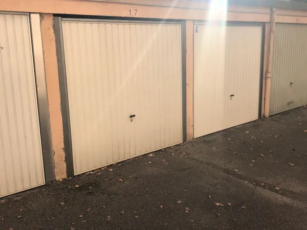 GARAGE 12 m2
