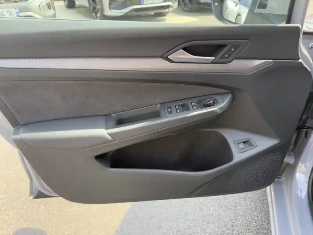 Volkswagen Golf 1.5 ehybrid 204 dsg6 — photo 21