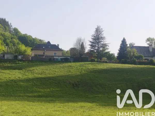 Terrain 2451 m²