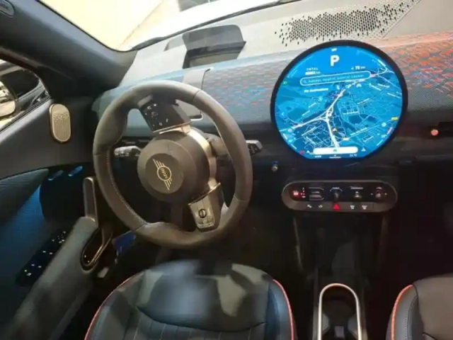 Mini Aceman se 218ch favoured — photo 3