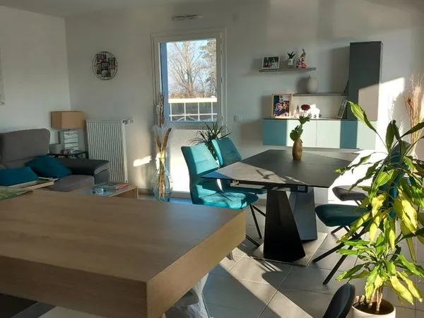 Vends appartement 4 pièces centre ville Bourgoi