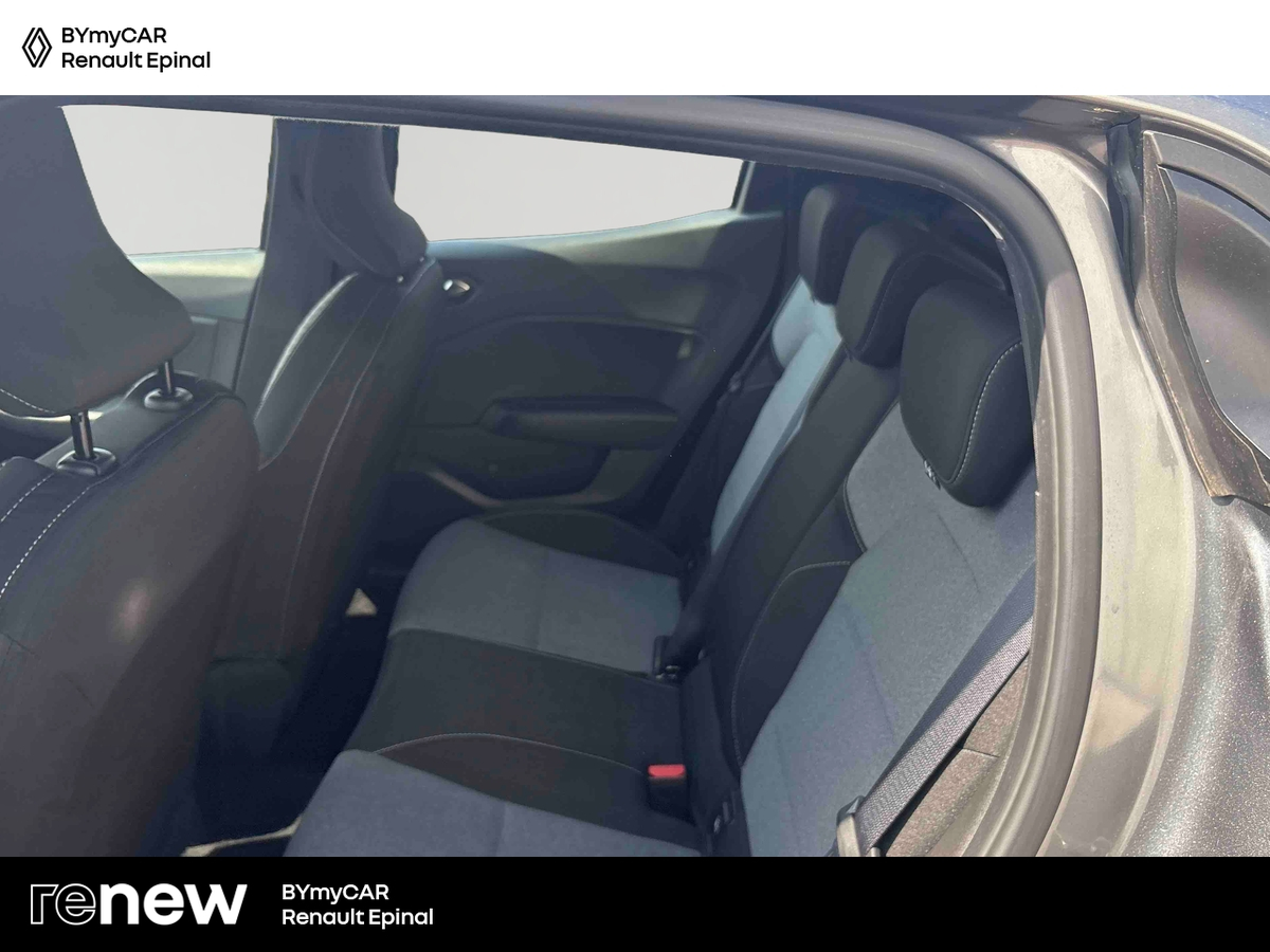 Renault Clio TCe 90 — photo 12