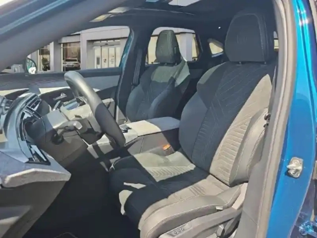 Peugeot 3008 electrique 325ch batterie 73 kwh 4x4 gt exclusive — photo 10