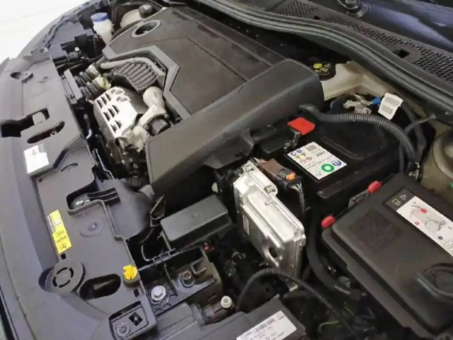 Peugeot 208 hybrid 100 e-dcs6 — photo 15