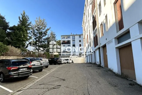 Parking 16 m²