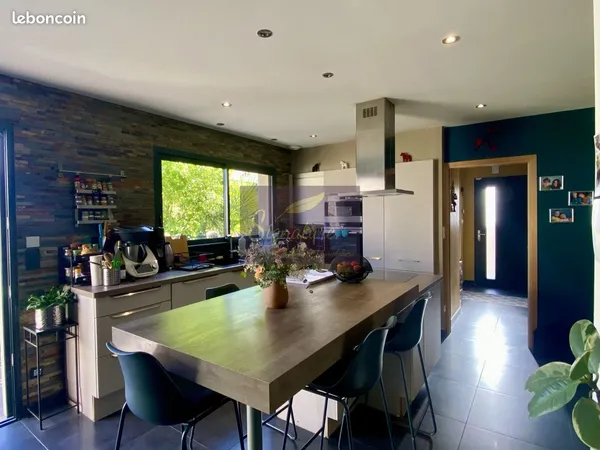 Maison 7 pièces 183 m²