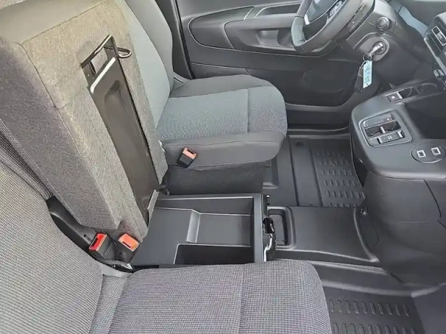 Peugeot Partner e- fgn 136 ch m charg ut maj 54 kwh aut — photo 29