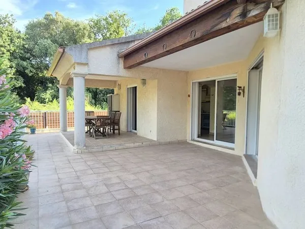 Propriété 5 pièces 158 m²