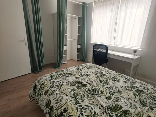 Derniere chambre dans une colocation de 3 proche gare et centre ville