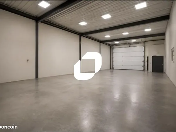 Local d'activité 400 m²