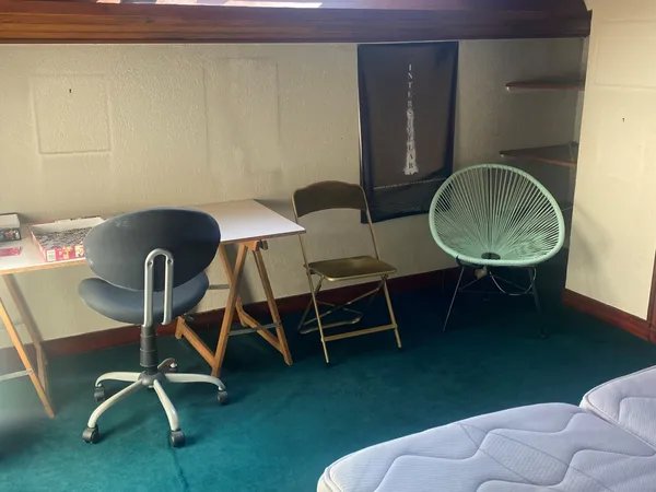 Loue chambre en colocation dans maison