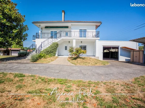 Maison 8 pièces 268 m²