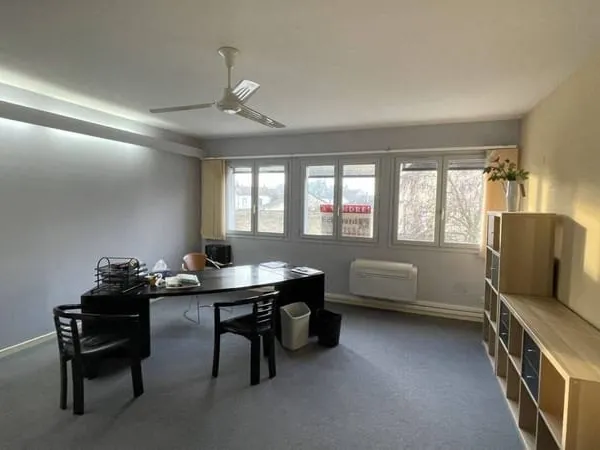 Bureaux 82 m²