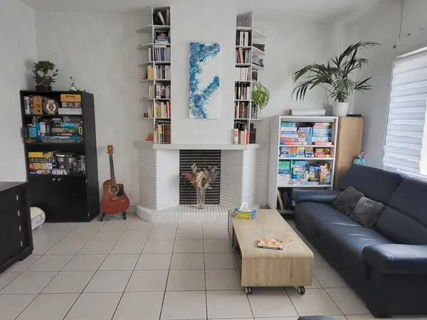 Maison de 104 m² - Bord de la Deûle & Gare accessible à pied (DON 59272)