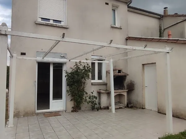 MAISON MITOYENNE DE 77MÂ² HAB SUR 2 NIVEAUX 3 CHAMBRES + BUREAU +