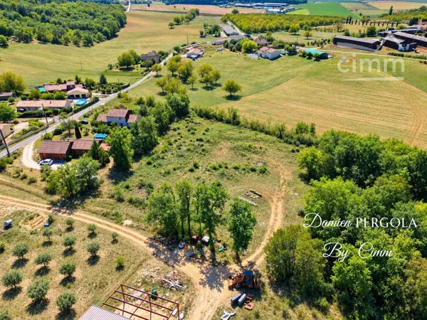 Terrain constructible de 1 943 m² dans un environnement privilégié aux portes de Montignac-Lascaux