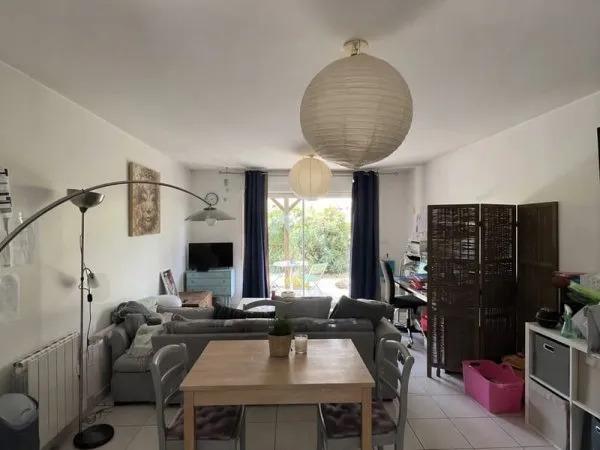Appartement rez-de-jardin dans résidence calme