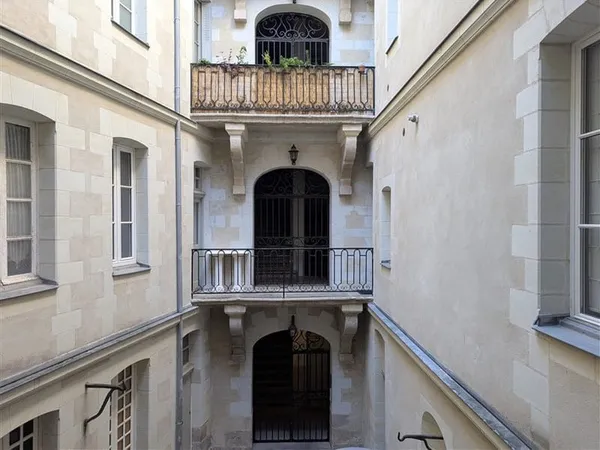 Place Royale - Lumineux deux pièces dans copropriété de cara
