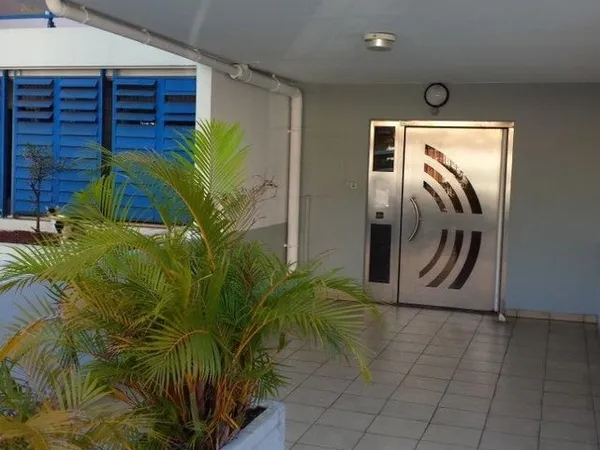 T3/4 meublé 77m², Standing, Garage, Fibre, Centre Saint-Denis 97400