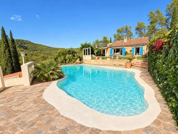 Propriété 4 pièces 162 m²