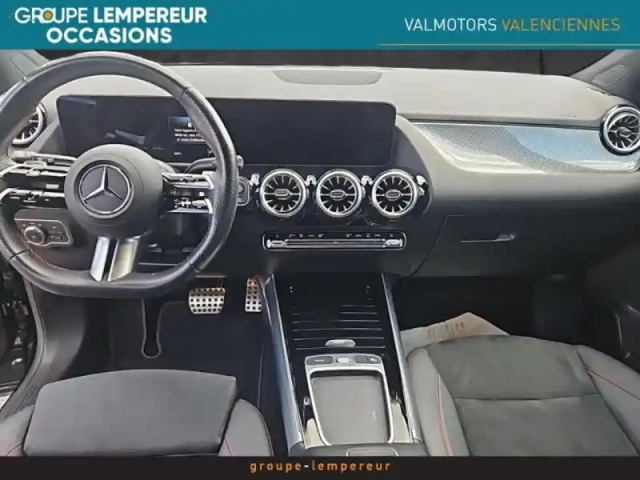 Mercedes Gla 180 d 116ch amg line 8g-dct — photo 11