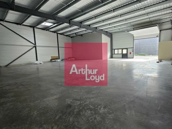 LOCAL D'ACTIVITE 421 m² LA ROCHE BLANCHE