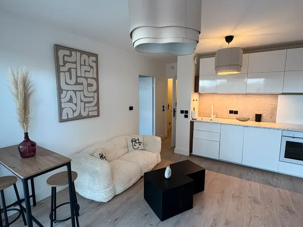À LOUER -T2 meublé avec terrasse de 48 m² - Piscine - Résidence sécurisée