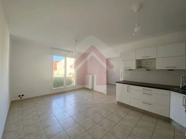 Appartement 2 pièces avec Parking - AUNEAU