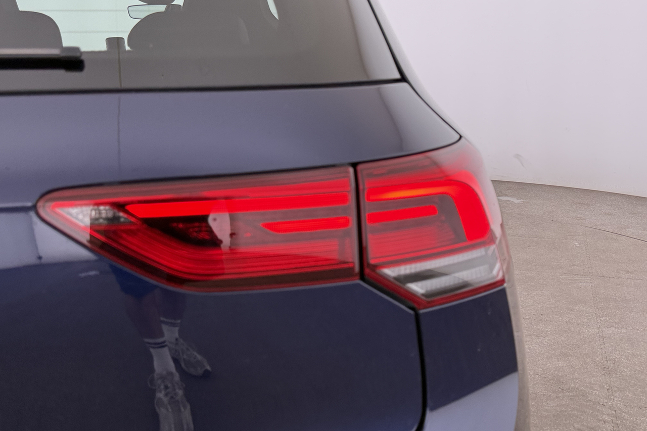 Volkswagen Golf 8 — photo 10