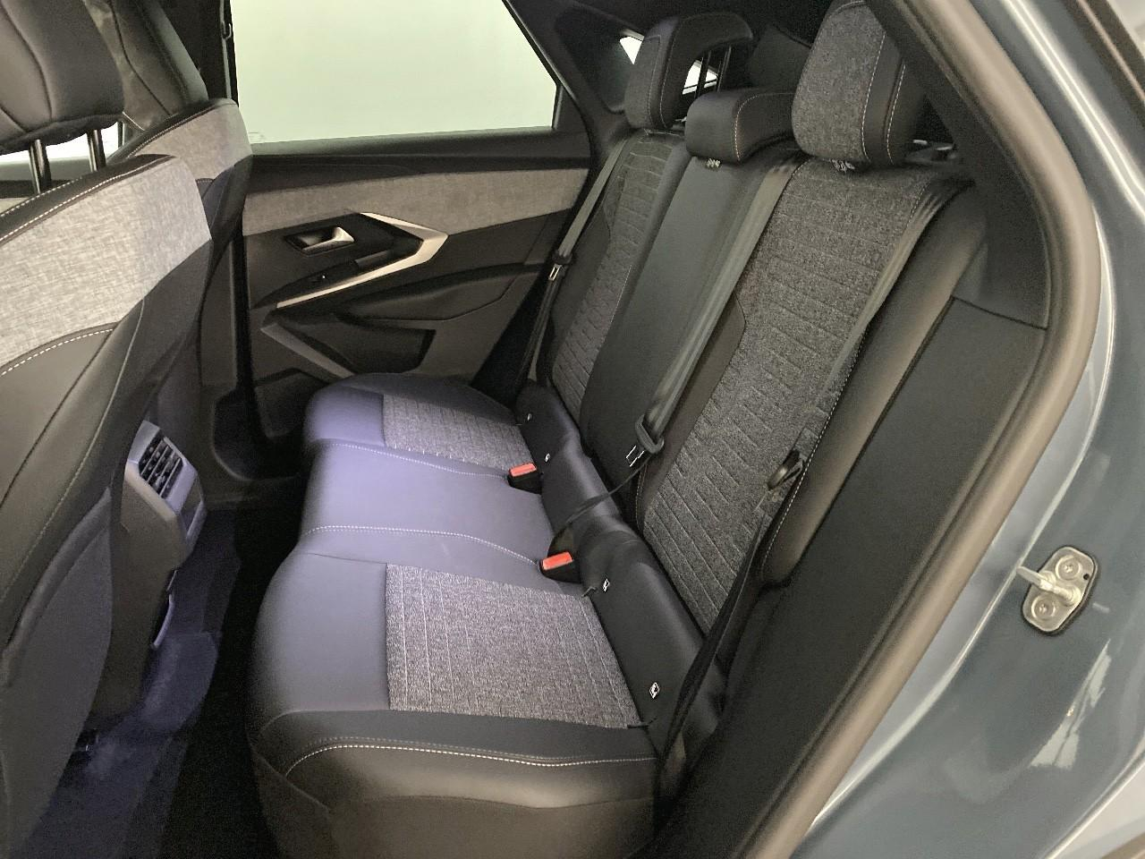 Peugeot 3008 electrique 210 ch 73 kwh allure — photo 10