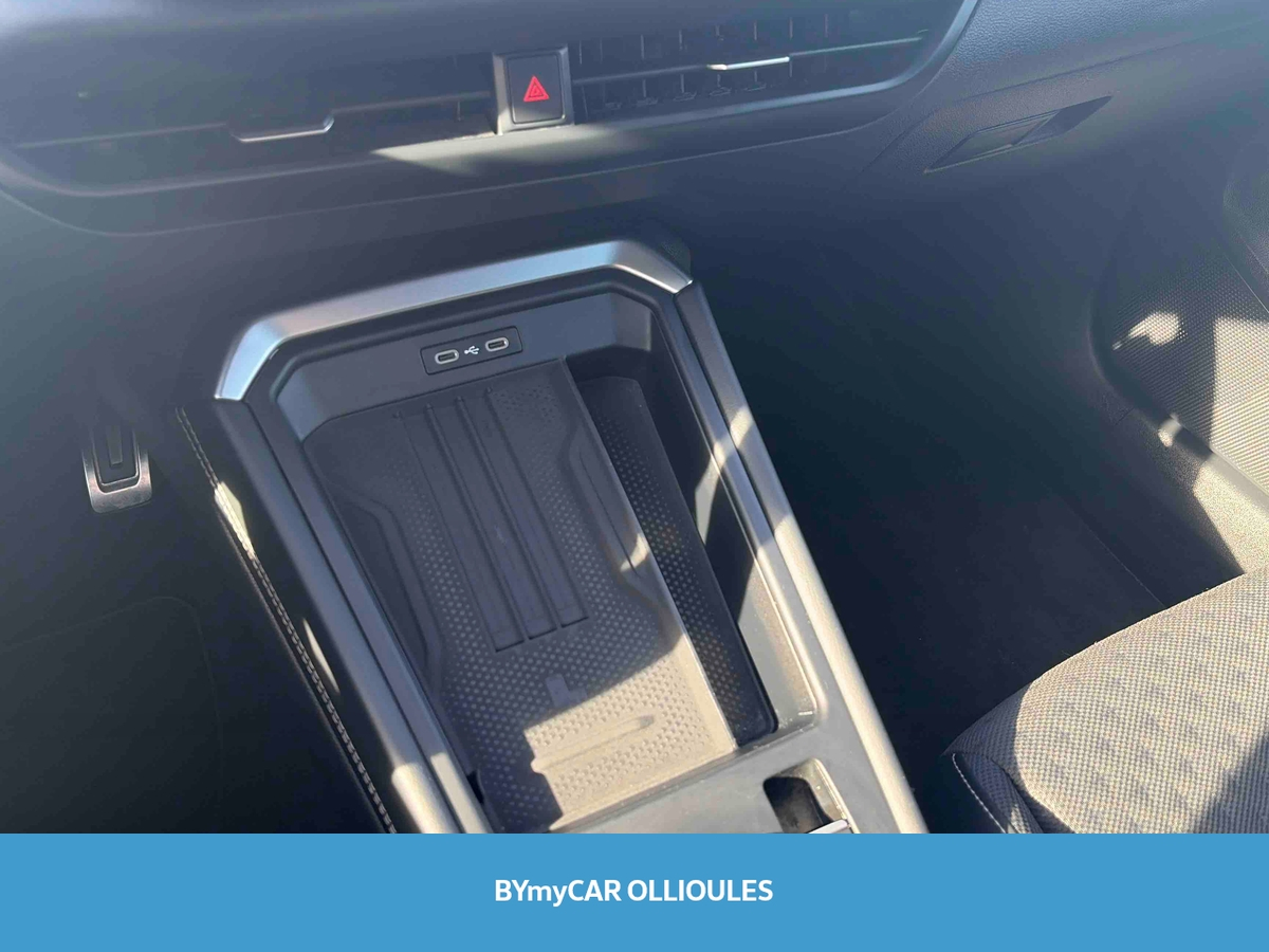 Volkswagen T-Roc 1.5 eTSI Hybrid 150 ch DSG7 — photo 12