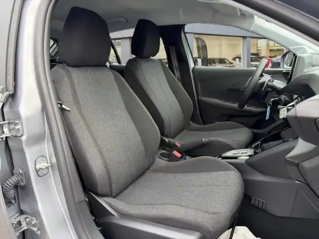 Peugeot 208 hybrid 100 e-dcs6 style — photo 9
