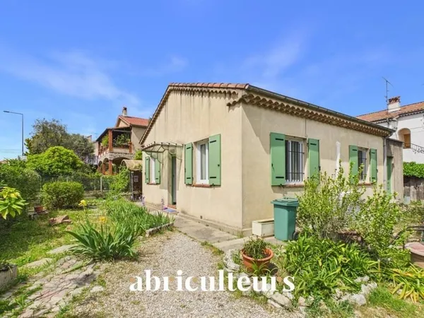 Charmante maison de plain-pied de 80 m² habitables - Jardin de 585 m² - Cannes La Bocca