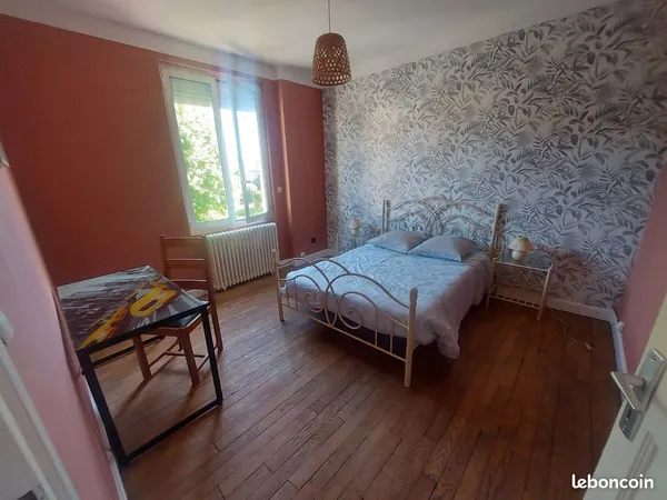 Chambre dans colocation de filles