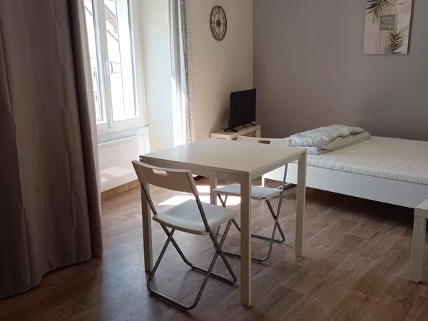 🏠 Studio Meublé - Idéalement situé & Calme