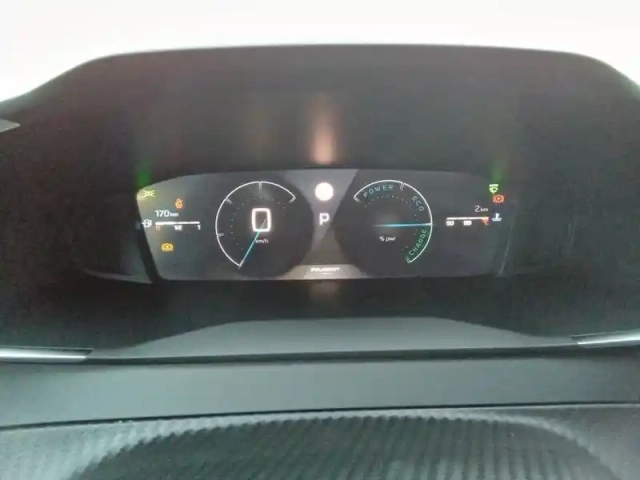 Peugeot 208 hybrid 110 e-dcs6 — photo 10