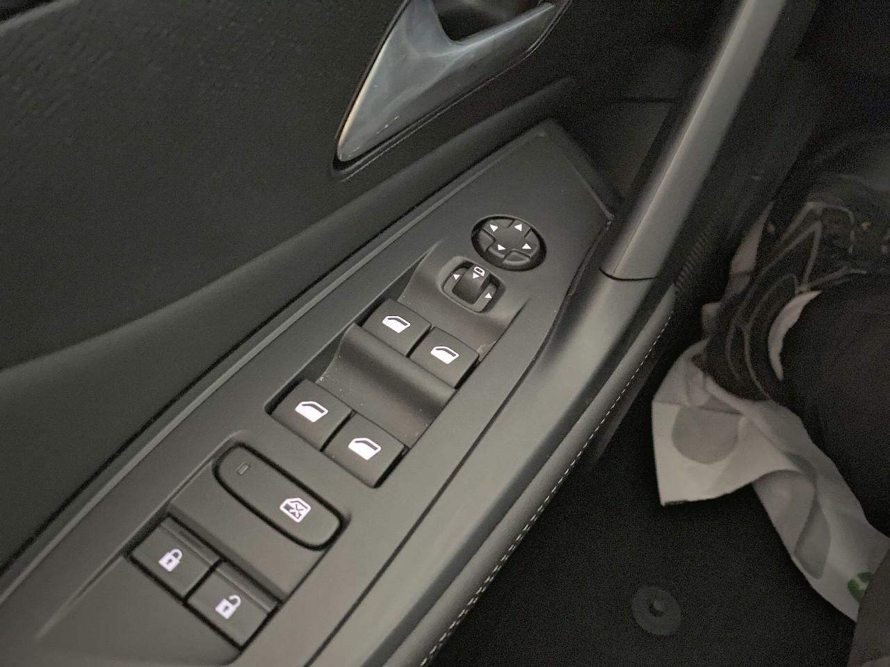 Peugeot 308 hybrid 145 e-dcs6 allure — photo 20