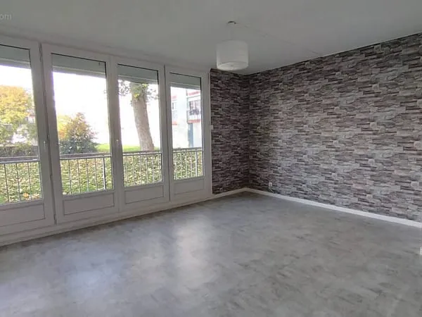 Appartement 2 pièces rénové avec parking Beauvais, proche commodités et axes rapides