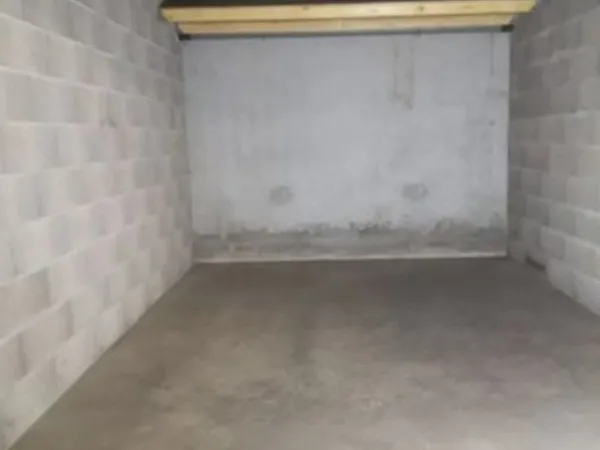 box fermé dans une résidence sécurisée à CALUIRE