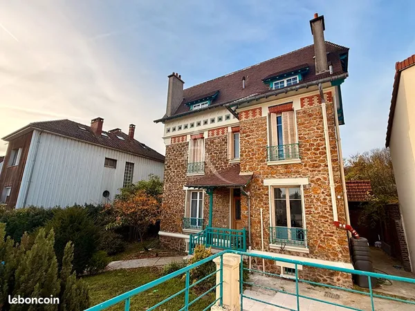 Maison 8 pièces 151 m²