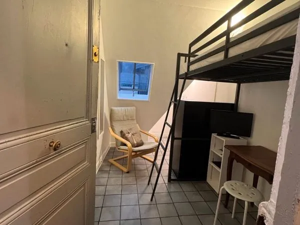 Chambre + douche + coin cuisine 11m2 Paris 17 ème métro métro Pereire