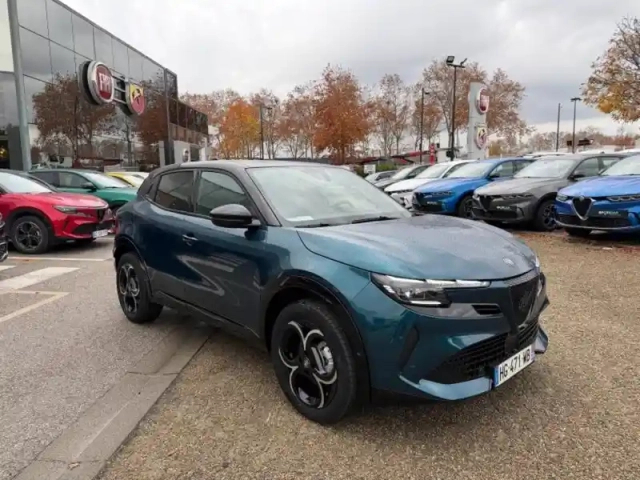 Alfa Romeo Junior 1.2 ibrida 145ch premium e-dct6 q4 — photo 5